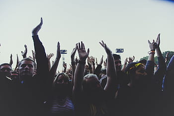 dav, lidé, zvyšování, zbraně, skupina, ruce, během dne, večírek, koncert, oslava, lidské paže