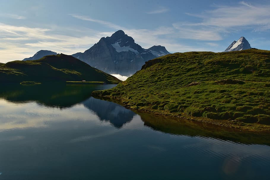 bachalpsee, bergsee, calendar image, postkartenmotiv, wetterhorn, finsteraarhorn, schreckhorn, switzerland, panorama, mountains, mountain landscape