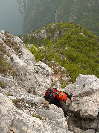 climbing, garda, rock crash, rock edge, perpendicular, steep, sentiero fausto susatti, bergtour, hike, climbing route, climbing platform system