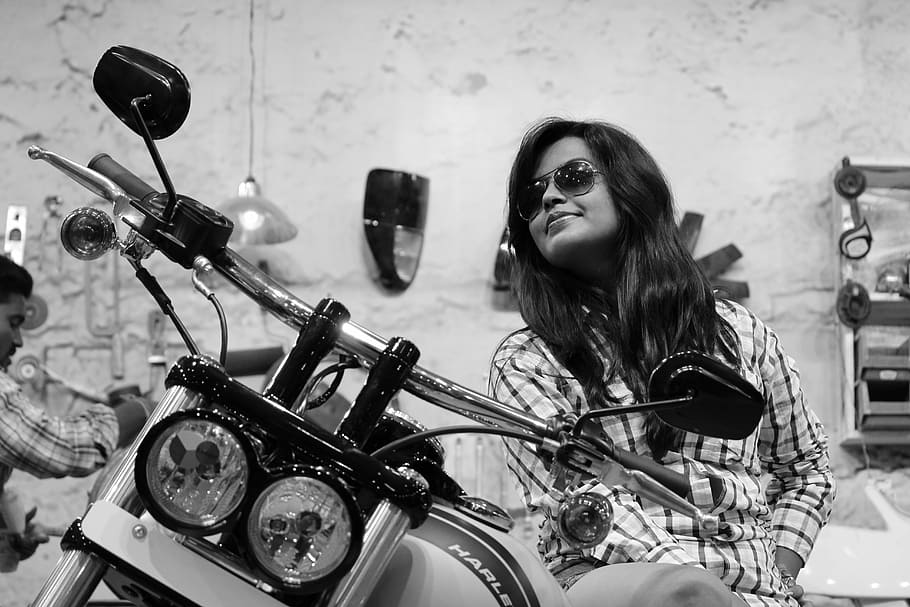 horký model, harley davidson, indický model, indický ženský model