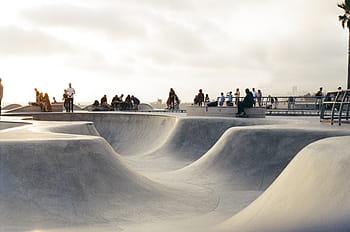 šedá, beton, brusle, stadión, během dne, Hmotnost, lidé, skateboardy, stojící, vedle, skatepool