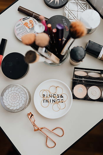 esenciales, cosméticos, belleza, base, glamour, maquillaje, pinceles