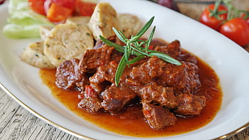 selettivo, fotografia a fuoco, stufato, verdure, bianca, piatto, gulasch, carne, Manzo, gnocco, gnocchi di pretzel