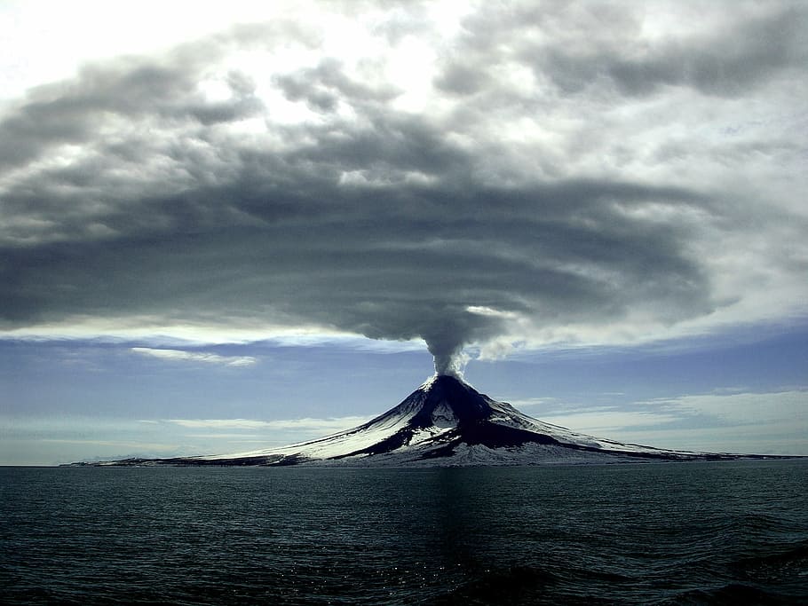 sopečné erupce fotografie, erupce sopky, krajina, scénický, kouř, pára, hora, pyroklastické zbytky, moře, oceán, divočina