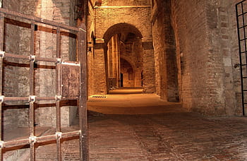 hnědý, šedá, povrchové foto, během dne, povrch, fotografie, Itálie, perugia, pevnost, klenba, žalář