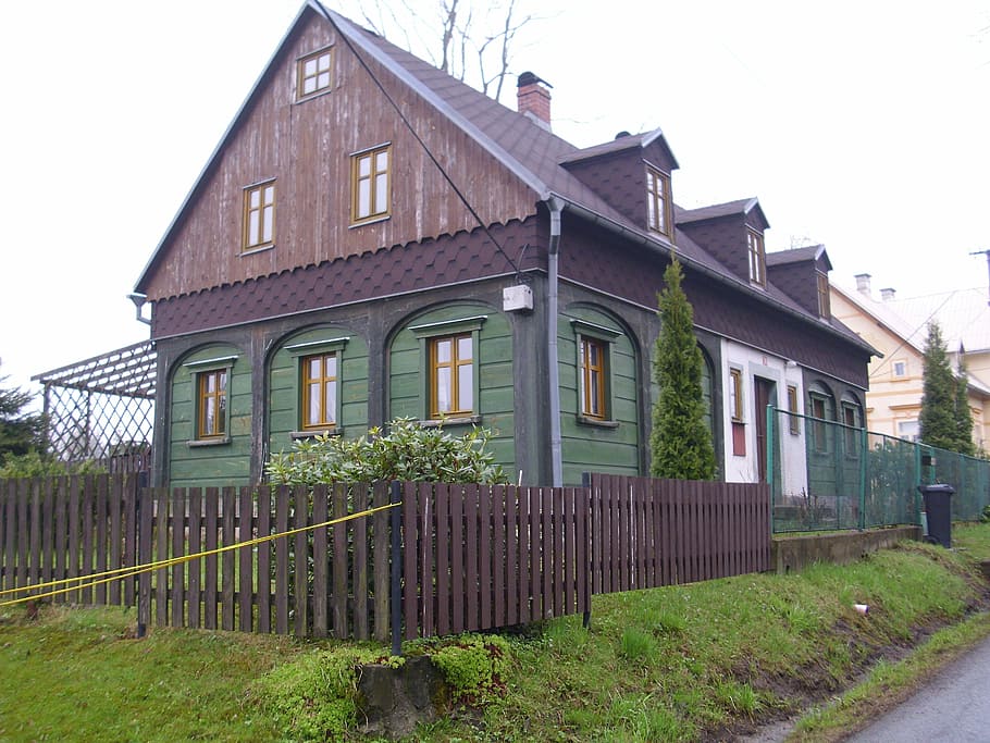 建築、 アッパールサティア、 heimatstube、 家、 建物の外壁、 住宅、 住宅所有権、 ウィンドウ