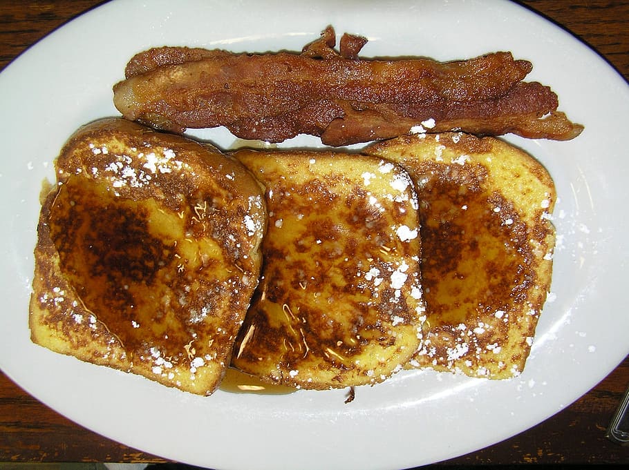 snídaně, slanina, francouzský toast
