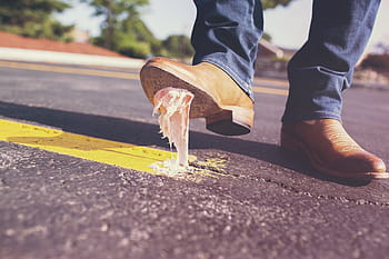 persona, fatto un passo, bianca, gomma, ciglio della strada, giorno, gomma da masticare, scarpe, colla, sporco, appiccicoso