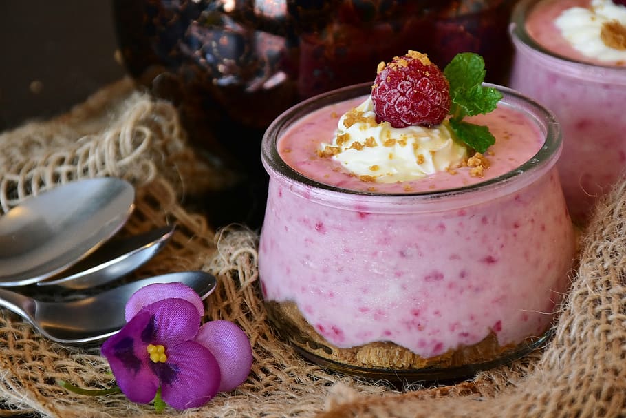 mísa z čirého skla, quark, quark krém, maliny, dezert, krém, sladké jídlo, sladký, Lahodné, jíst, gurmán