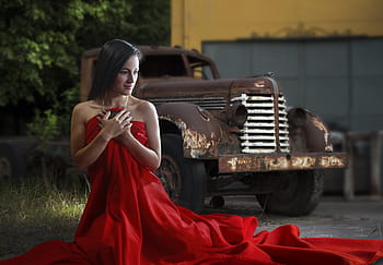 žena, Červené, šaty, hnědý, užitkové vozidlo, žena a auto, červenou látkou, červené šaty, klasické auto, staré auto