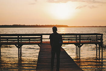 uomo, in piedi, bacino, di fronte, corpo, acqua, persona, indossare, berretto, a piedi, di legno