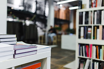 訪問、 書店、 本、 知識、 図書館、 屋内、 本棚、 棚、 教育、 大学、 文学