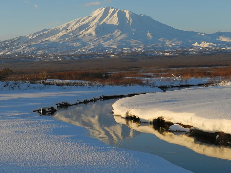 volcano, river, bend, silence, tranquility, reflection, forest, trees, landscape, nature, mountains