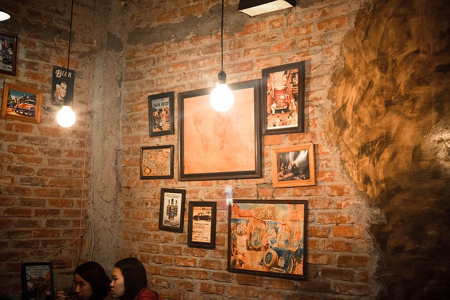 rohová stěna, kavárna, starožitné kavárny, retro, žárovka, malování, staré obrazy, smutný, Hanoi, Vietnam, výročí