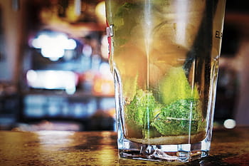 Schuss, ein Mojito, Mojito-Cocktail-Getränk, Nahansicht, Mojito, Cocktail, Getränk, Essen / Trinken, Alkohol, Getränke, Tabelle