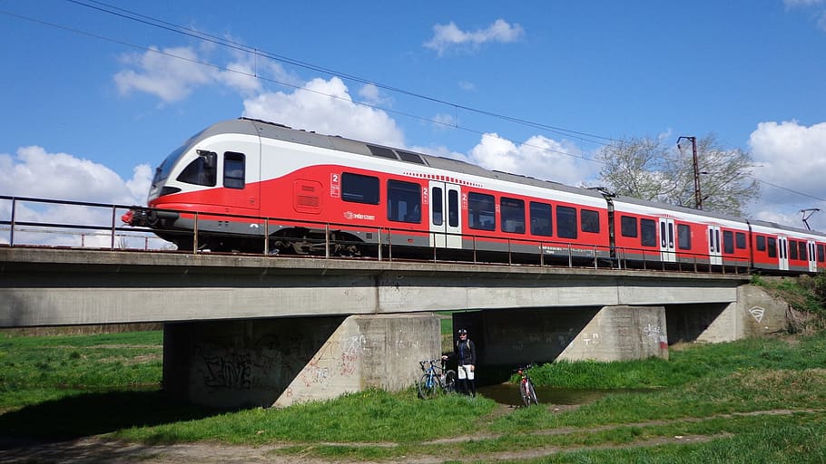 vlak, mav, stadler, kolo, dmu, kolejnice, doprava