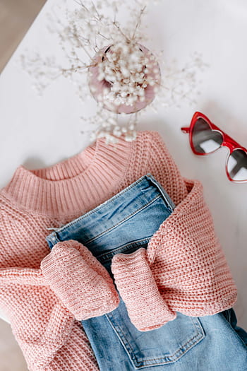 berbaring, mode, pakaian, flatlay, jeans, sweter, merah muda, biru, santai, kacamata hitam, imut
