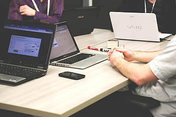 lidé, sedící, vedle, stůl, přenosné počítače, muž, macbook, pro, podnikání, tým, Setkání