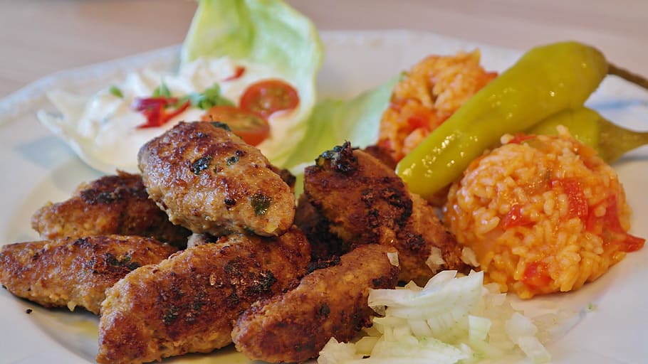 cevapcici, maso, mleté maso, djuvec, zaziki, jíst, rýže, oběd, pepperoni, zelená, Červené