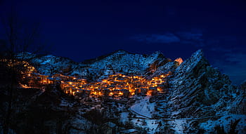 bílý, hnědý, hora, letecký snímek, otočil, světla, vesnice, sníh, naplněné, castelmezzano, Itálie