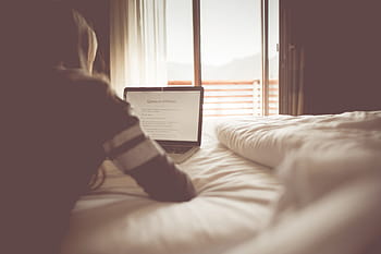 membaca gadis, Gadis, Blog, Kamar Tidur, balkon, tempat tidur, laptop, macbook, macbook pro, pagi, gunung