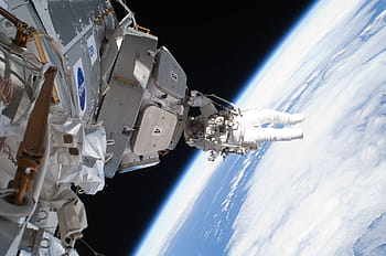 空の宇宙飛行士、 宇宙飛行士、 宇宙遊泳、 スペースシャトル、 ツール、 スーツ、 パック、 テザー、 フローティング、 仕事、 地球