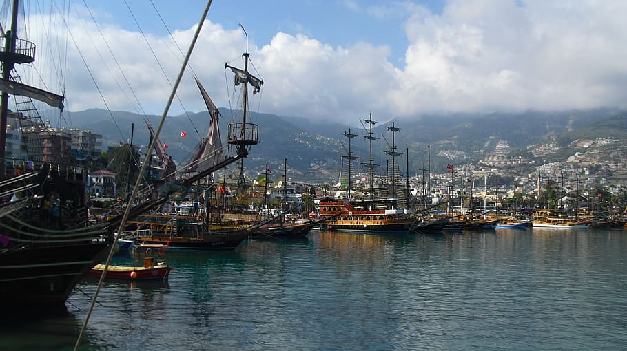 alanya, krocan, pirátská loď, přístav, lodí