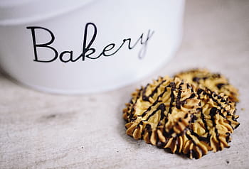caixa de lata de biscoito, biscoito, caixa de lata, biscoitos, recipiente, doces, padaria, chocolate, alimentos, ninguém, alimentação saudável