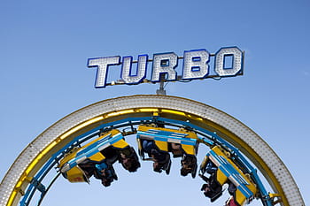skupina, osoba, jezdectví, turbo arkádový stroj, venku, turbo, váleček, tácek, během dne, ještě pořád, jezdí