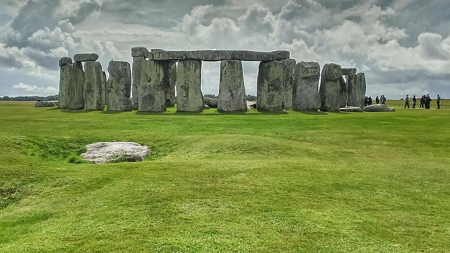 stone henge, united kingdom, stonehenge, ancient civilization, grass, built structure, history, day, architecture, field, damaged