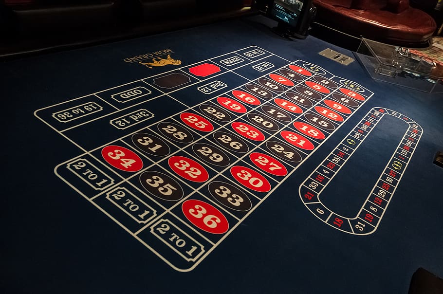 gaming-table-roulette-las-vegas.jpg