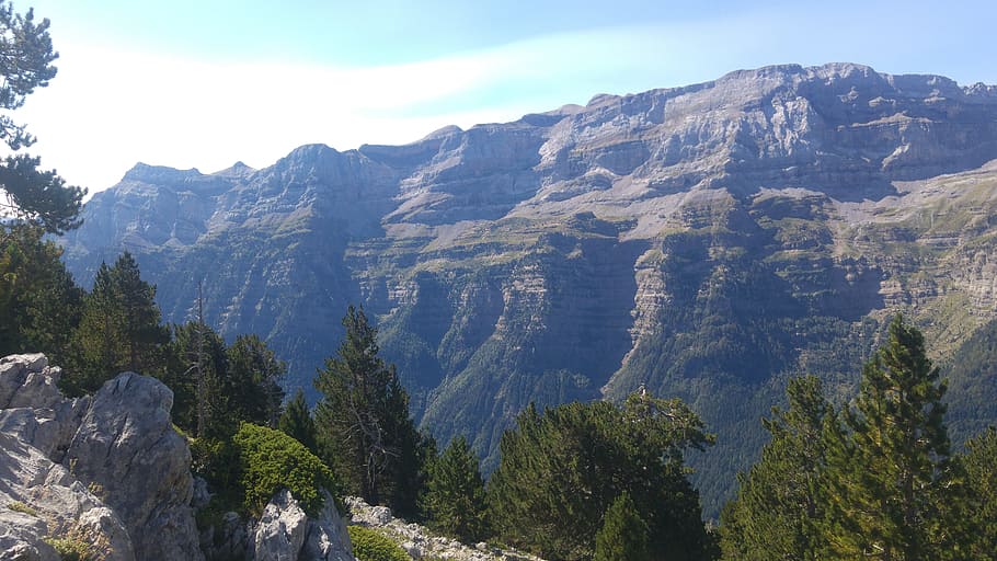pineta, pyrenees, hiking