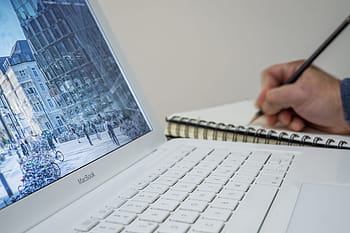 muž bílý macbook, muž, bílý, macbook, laptop, technologie, počítač, počítačová klávesnice, podnikání, lidské ruky, Internet