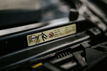 dentro de un automóvil, automóvil, interior, negro, bmw, tecnología, primer plano, riqueza, no personas, papel moneda, día