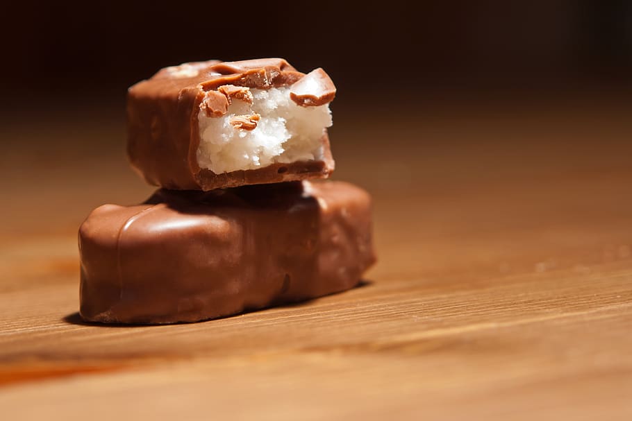 cokelat, makanan, manis, putih, pencuci mulut, susu, biji cokelat, lezat, kayu, restoran, makro