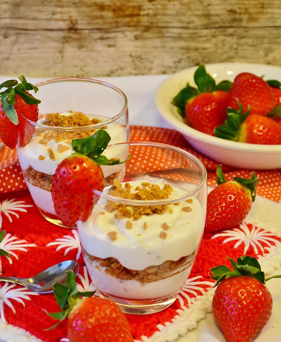 nuts, cream, strawberry, inside, shot glass, strawberry dessert, strawberries, dessert, yogurt, sweet dish, sweet