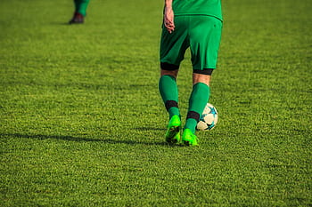játékos, zöld, futball, labdarúgó mérkőzés, futballpálya, sportpálya, Mr. futball, csipesz, futball cipő