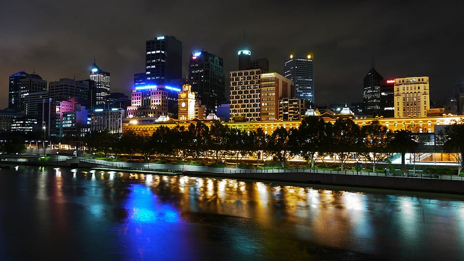 vícebarevný, město, vysoký, budovy, yarra, melbourne, řeka, noc