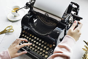 여자, 보유, 검은, 타이프라이터, 과학 기술, 기계, 장비, 사업, 공중선, 비슷한 물건, 저자