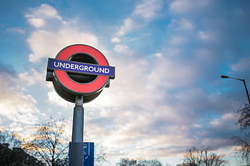 Londres, souterrain, nuages ​​de côté, métro londonien, des nuages, côté, transport, signe, panneau de signalisation, panneau d'avertissement, en plein air