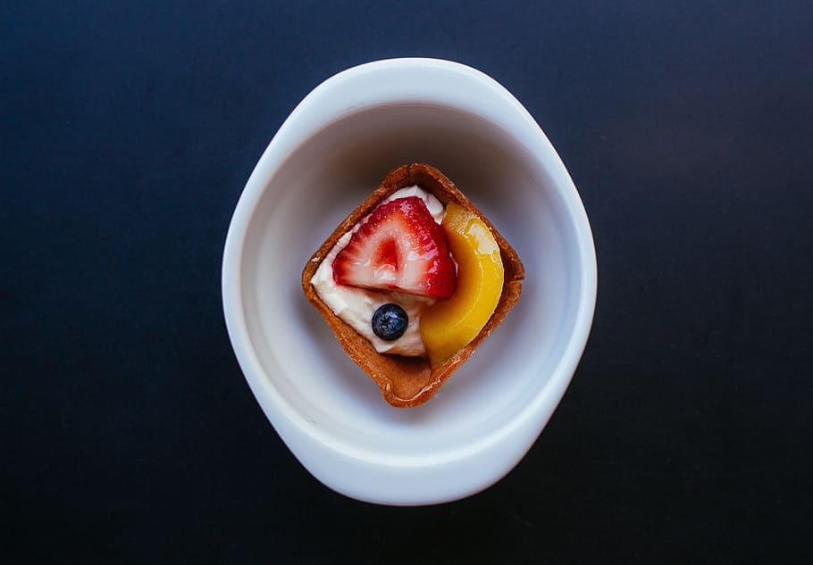 fruit, tart, food, dessert, blueberry, strawberry