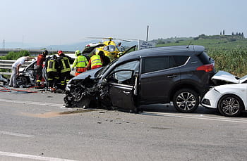 γκρι SUV, ατύχημα, διάσωση, δρόμος, πυροσβέστες, αυτο, ελικόπτερο
