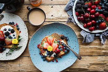 frugter, mad, dessert, søde sager, brød, morgenmad, snack, kaffe, kirsebær, jordbær, blåbær