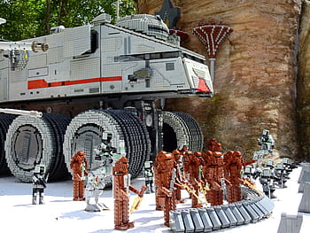 διάφορα παιχνίδια λαγό με διάφορα χρώματα, Lego, legoland, χτίζω, παίζω, παιχνίδια, παιδιά, μπλοκ lego, δομικά στοιχεία, θεματικό πάρκο, πόλεμος των άστρων