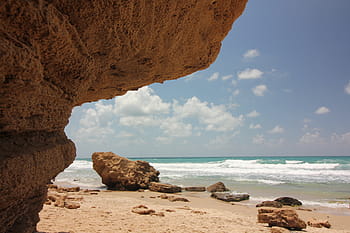 coklat, batu, di samping, laut, siang hari, fotografi, langit, awan, lautan, pantai, ombak