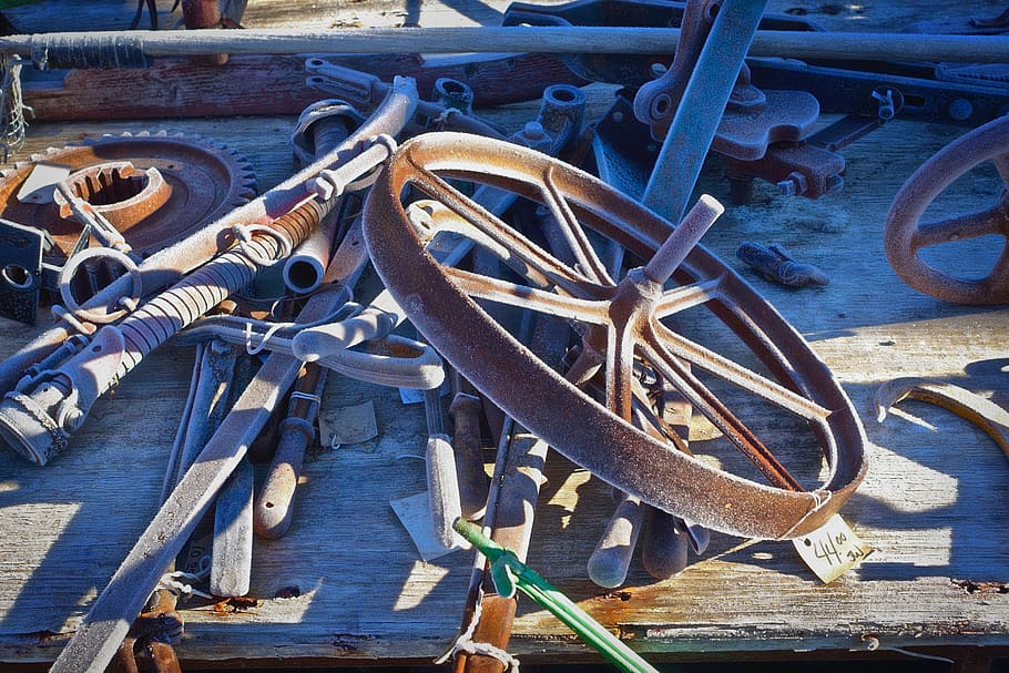 brown, metal wheel, placed, wooden, table, wheel, vintage, metal, retro, cogwheel, steampunk