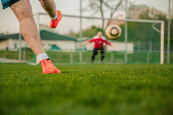 muž, Červené, košile, hraní, Fotbal, střílel na branku, manžel dveří, nike, mercurial, výstřel, míč