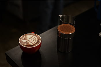 několik plechovek různých barev, hnědý, cappuccino, umění, Černá, dřevěný, stůl, káva, latte, kakao, pohár