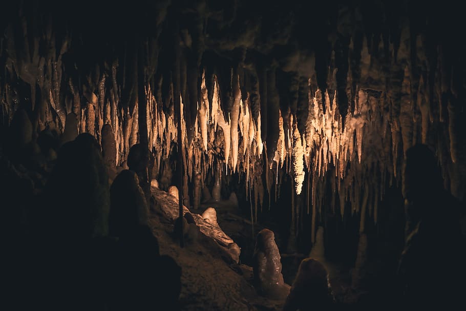 Natura, jaskinia, stalagmity, stalaktyty, pod ziemią, cienie