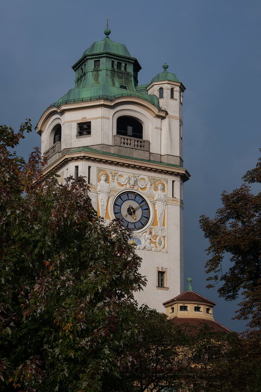 krytý bazén, Mnichov, mullerian volksbad, neo barokní, secese, věž, rezervní voda, tlak vody, konstantní, carl hocheder, architektura